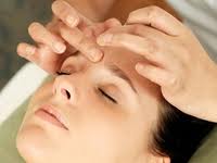 Massage bấm huyệt phòng và chữa bệnh cận thị