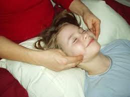 Massage xoa bóp chữa Cảm cúm